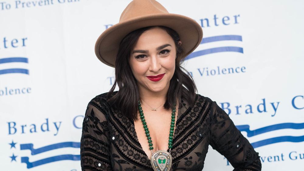 Alisan Porter smiling