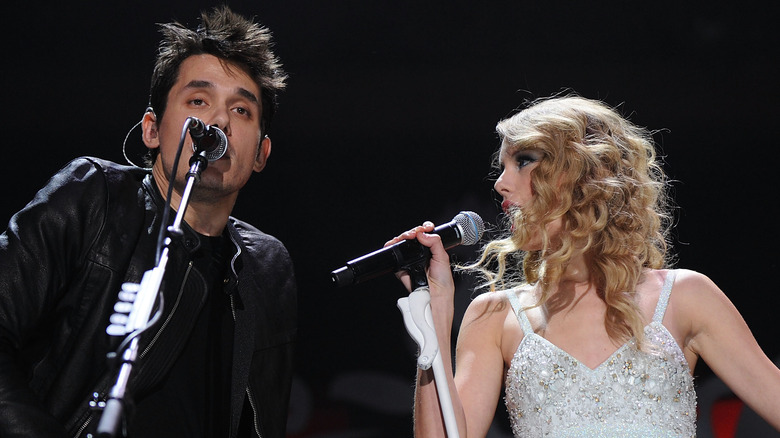 Taylor Swift and John Mayer share the stage in 2009