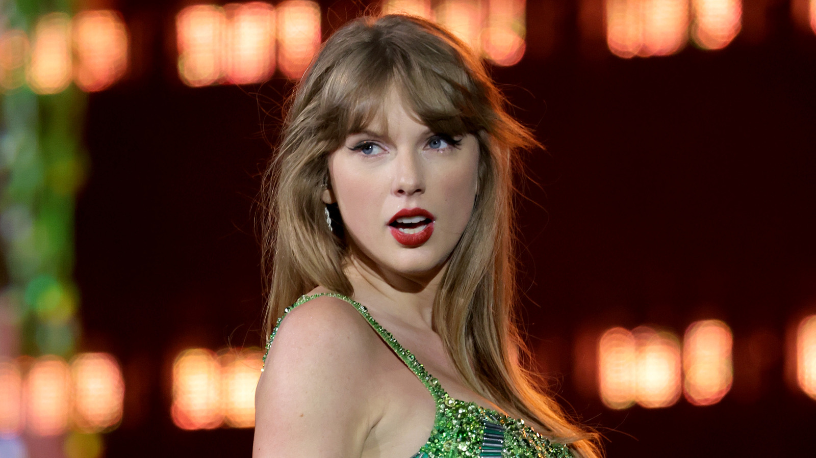 what-s-the-real-meaning-of-castles-crumbling-by-taylor-swift-here-s