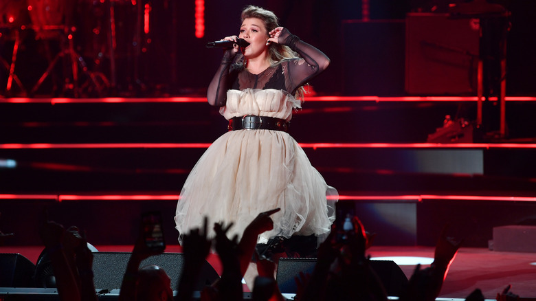 Kelly Clarkson performing