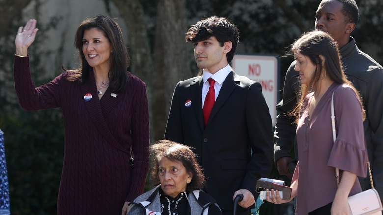 Nikki Haley waving with family