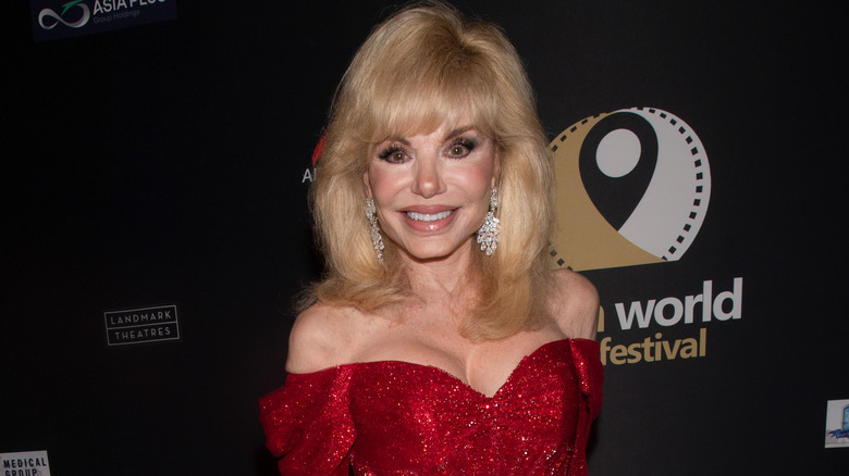 Loni Anderson smiling