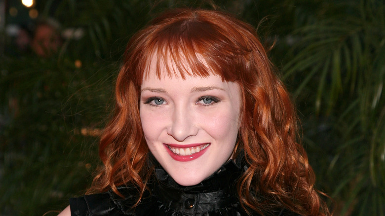 Scarlett Pomers red hair