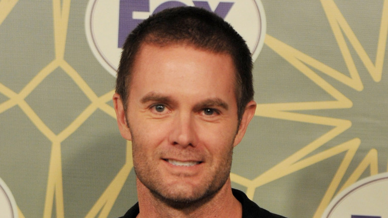 Garret Dillahunt smiling