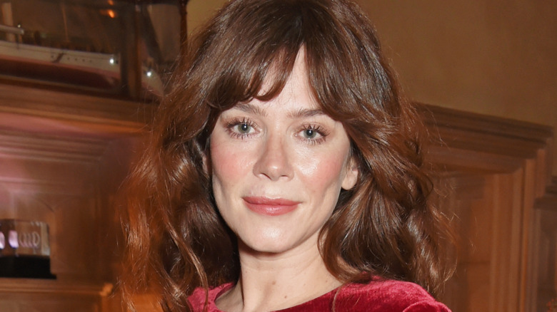 Anna Friel smiling