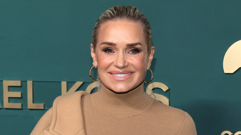 Yolanda Hadid smiling