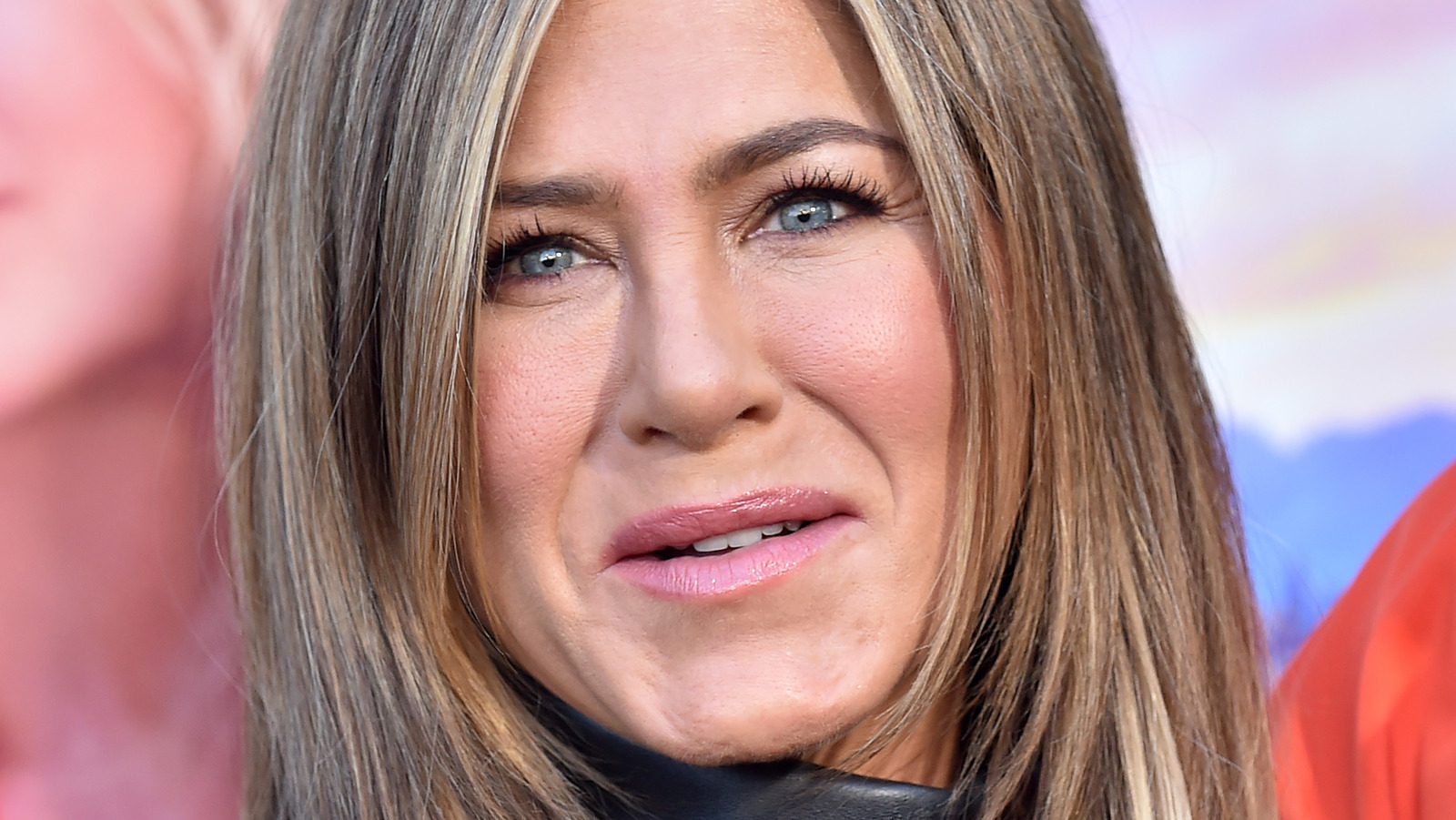 Which Huge Celebrities Does Jennifer Aniston Have Weekly Dinners With?