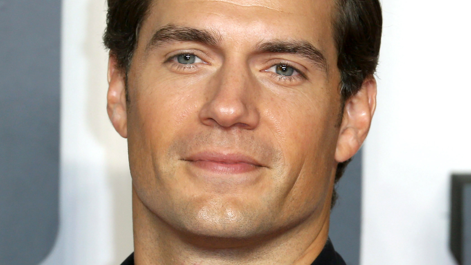 Henry Cavill on Doing His Own Stunts, Having Four Brothers, Football & The  Witcher 