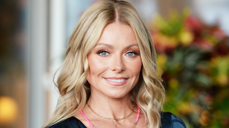 Kelly Ripa blonde hair smiling