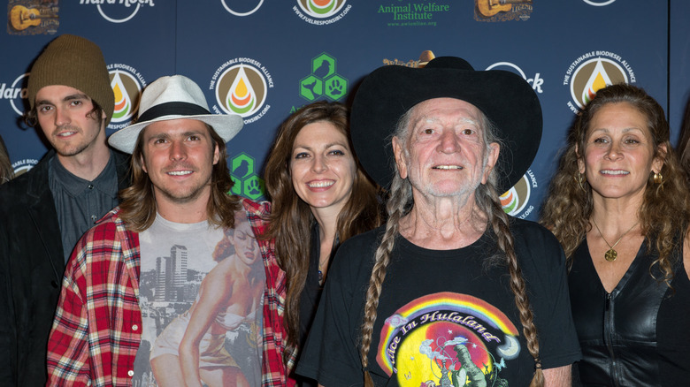 Micah, Lukas, Amy, Willie Nelson and Annie D'Angelo.