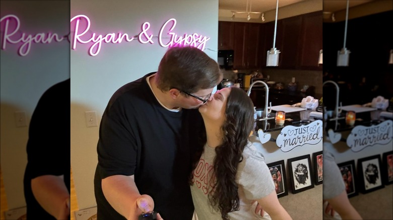 Gypsy Rose Blanchard kissing husband Ryan Anderson