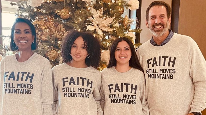 Tony Berlin Harris Faulkner and daughters Christmas tree