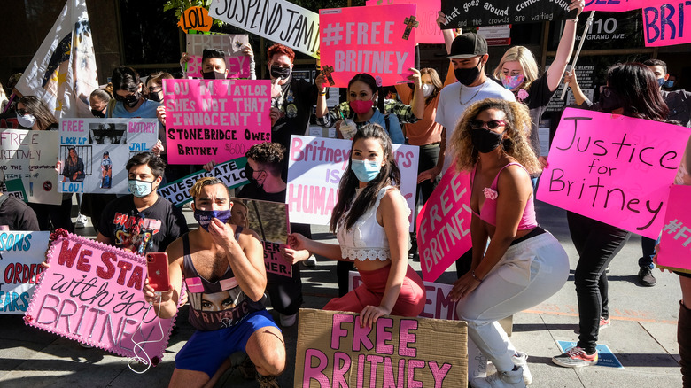 #FreeBritney supporters protesting