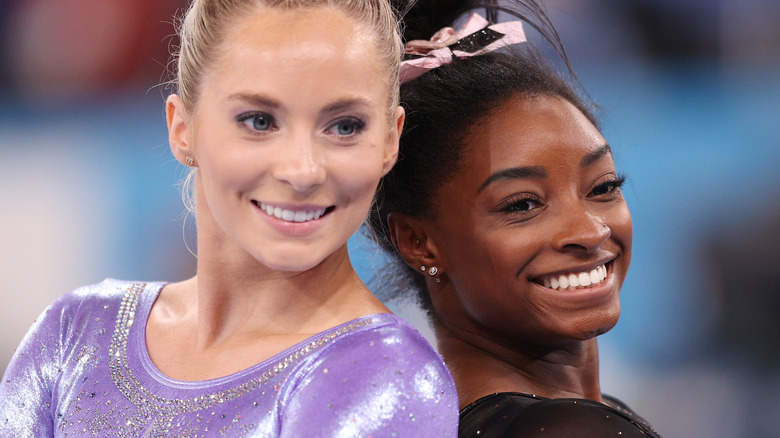 MyKayla Skinner posing with Simone Biles 