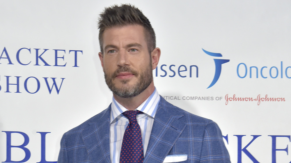 Jesse Palmer posing for a photo