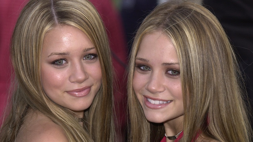 Ashley and Mary Kate Olsen 2001