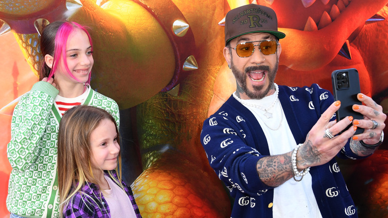 AJ McLean taking a selfie with Elliott and Lyric McLean