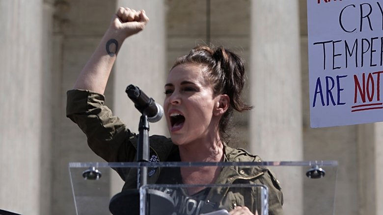 Alyssa Milano protests Brett Kavanaugh