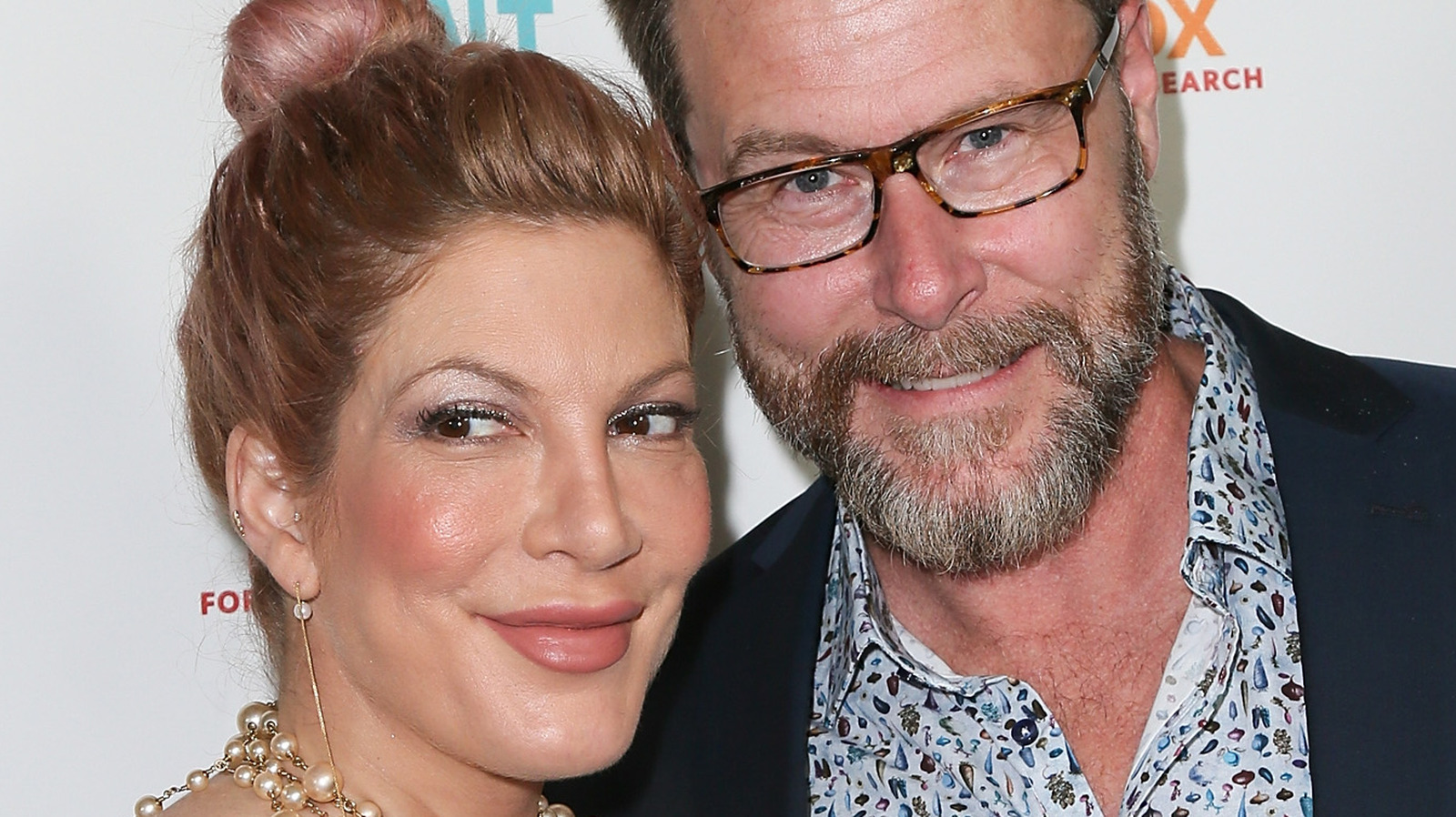 why-are-tori-spelling-and-dean-mcdermott-sleeping-in-different-rooms