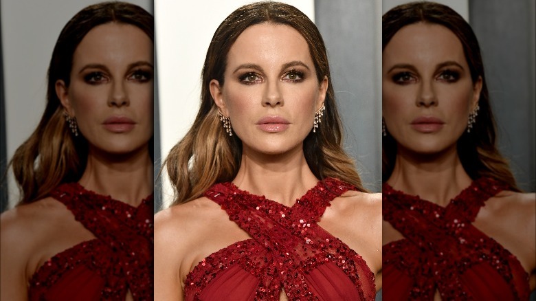 Kate Beckinsale red dress 