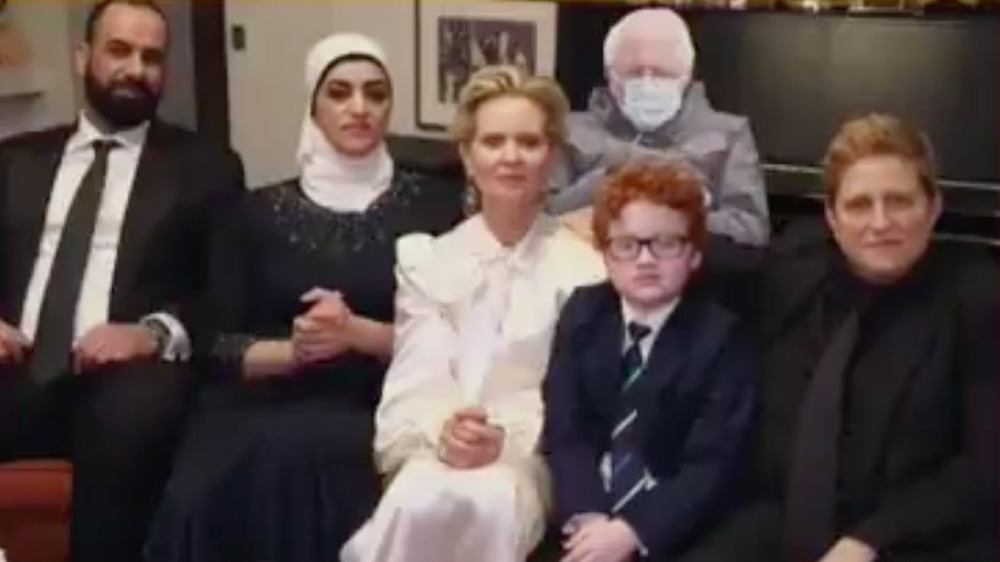 Cynthia Nixon with guests and Bernie Sanders during the Golden Globes