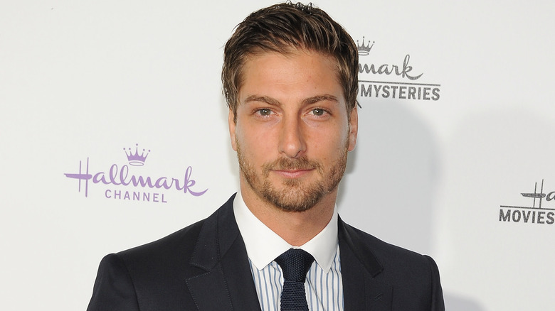 Daniel Lissing on the red carpet