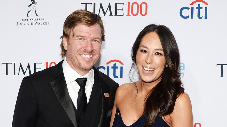 Chip and Joanna Gaines posing together