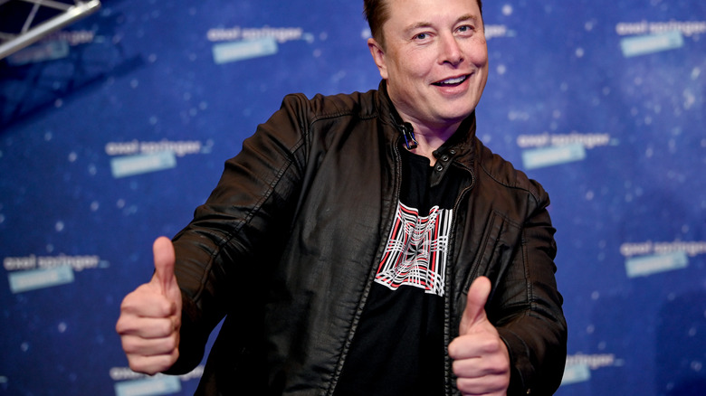 Elon Musk giving two thumbs up