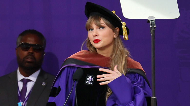 Taylor Swift delivers commencement speech at NYU graduation 2022