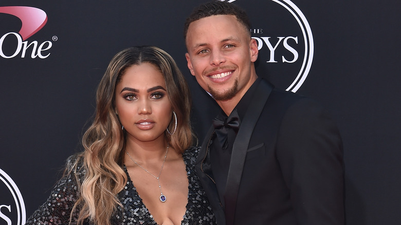 Ayesha Curry, Steph Curry posing