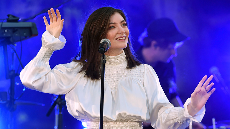 Lorde performing