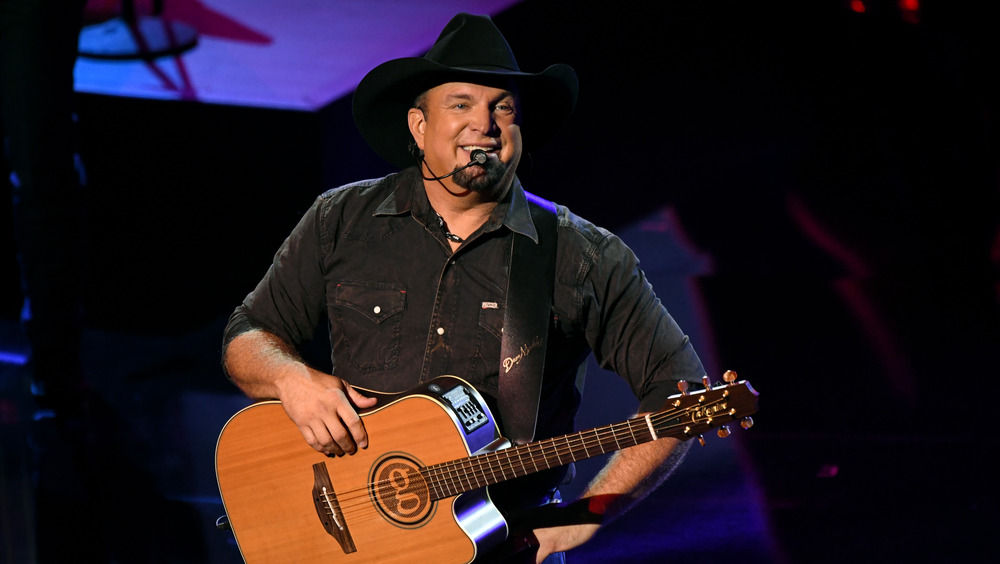 Garth Brooks performing