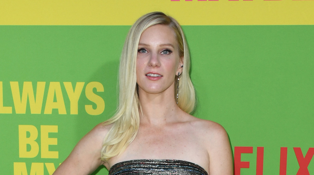 Heather Morris posing on a red carpet