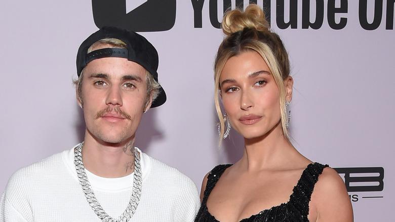 Justin Bieber and Hailey Bieber posing