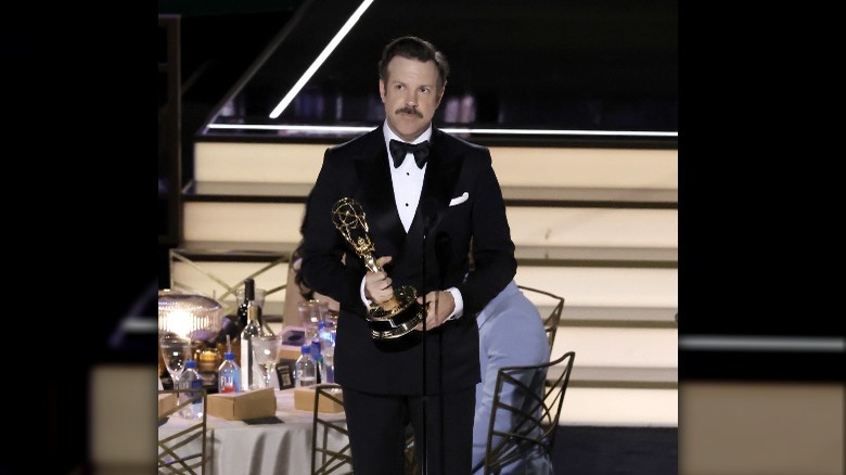 Jason Sudeikis accepting his Emmy award