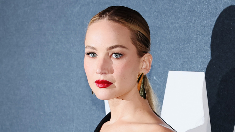 Jennifer Lawrence slicked back hair