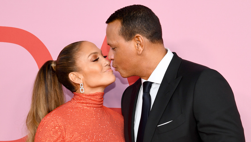 Jennifer Lopez Alex Rodriguez kiss