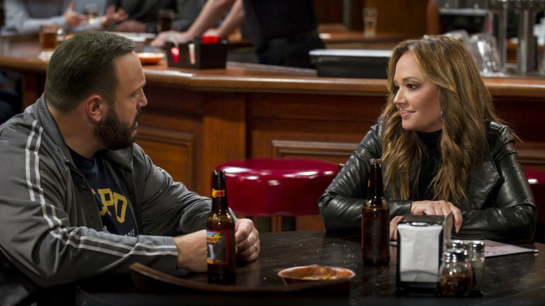 Kevin James and Leah Remini in Kevin Can Wait