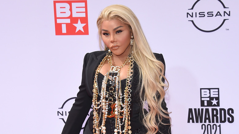 lil kim blonde hair jewels