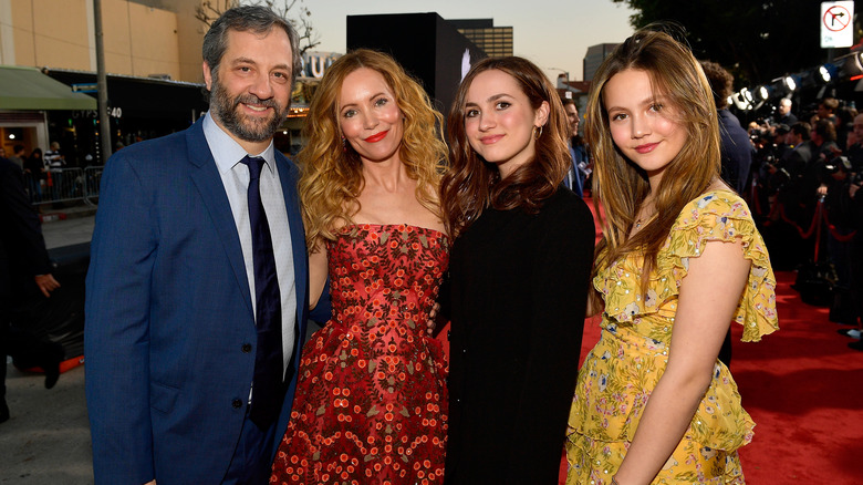 Judd Apatow, Leslie Mann, Maude Apatow, Iris Apatow red carpet