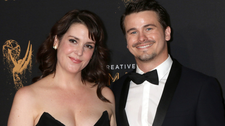 Melanie Lynskey Jason Ritter purple backdrop