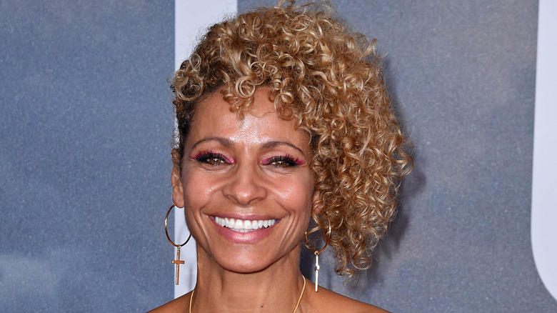 michelle hurd smiling