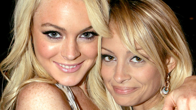 Lindsay Lohan and Nicole Richie hugging