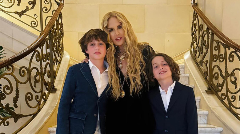 Rachel Zoe posing with sons