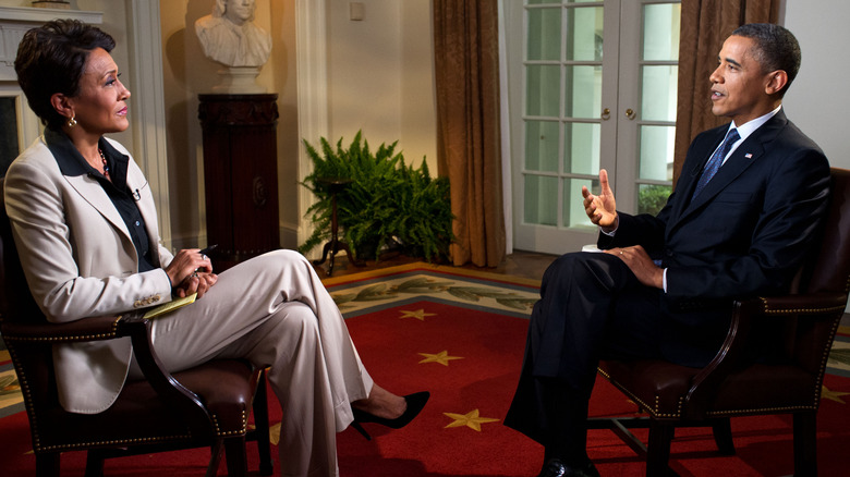 Robin Roberts speaking with Barack Obama