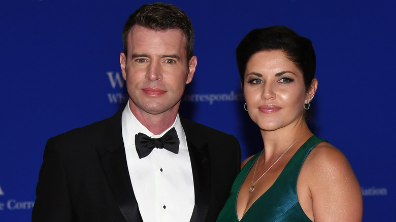 Scott Foley and Marika Dominczyk posing