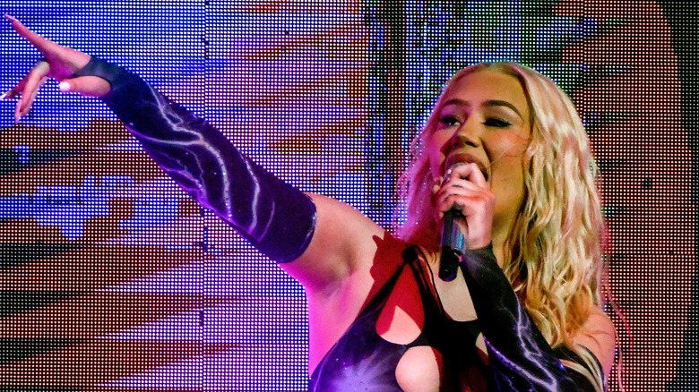 Iggy Azalea performing