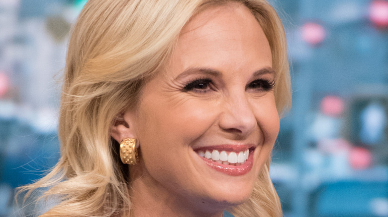 Elisabeth Hasselbeck smiling