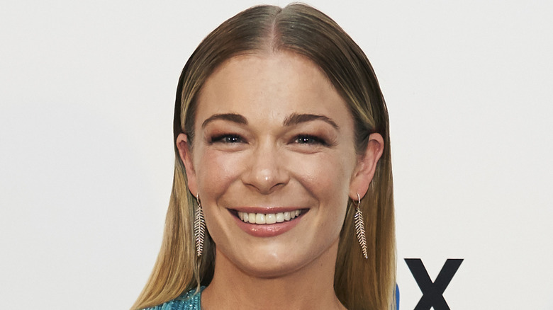 LeAnn Rimes smiling