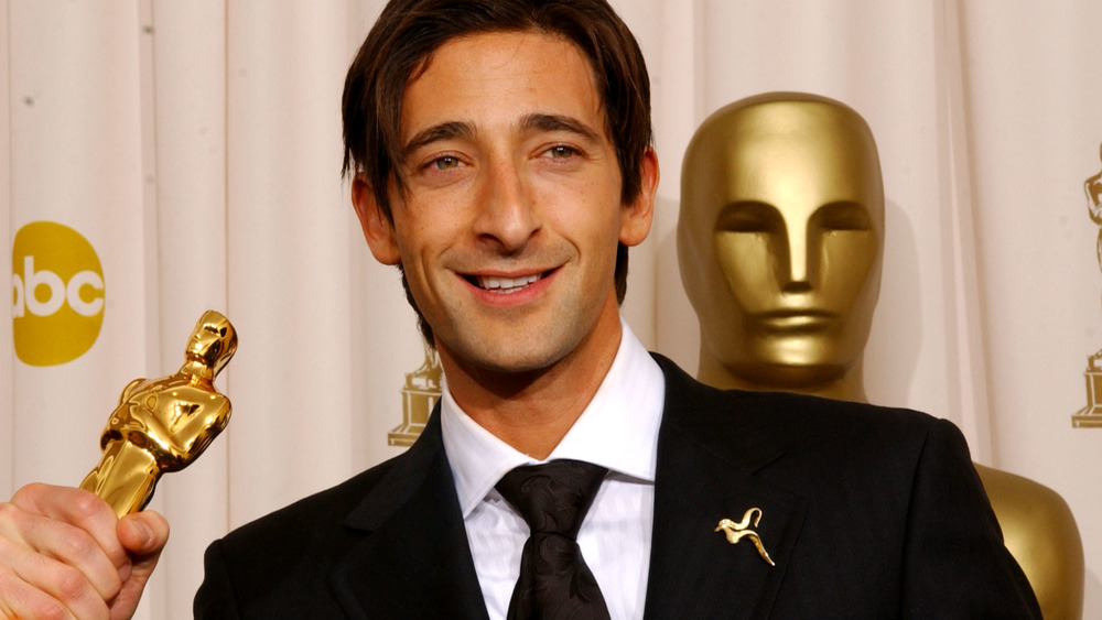 Adrian Brody holding Oscar